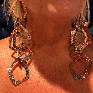 Elegant Gold Geometric Earrings